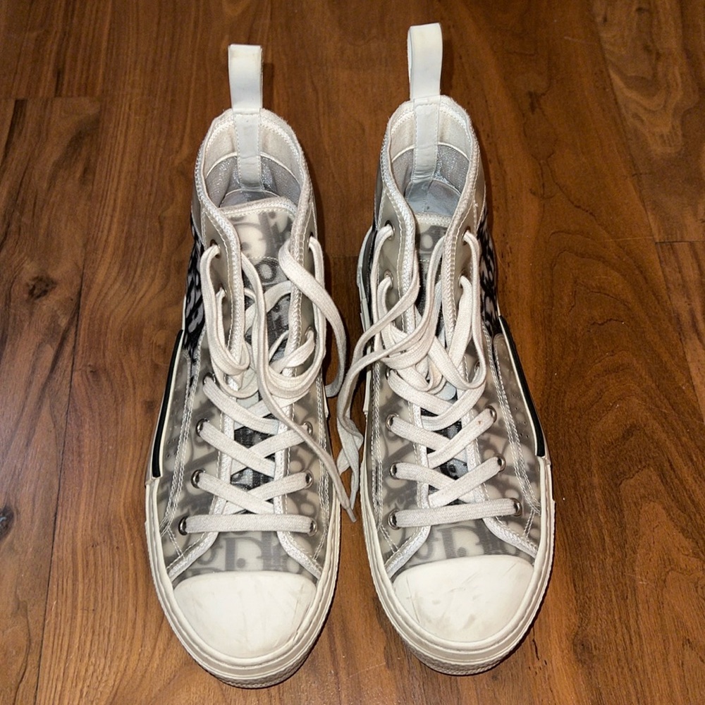 DIOR B23 High-Top Sneaker
White and Black Dior Oblique Canvas - Picture 2 of 6